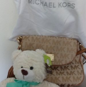 Authentic Michael Kors handbag(Used Once )